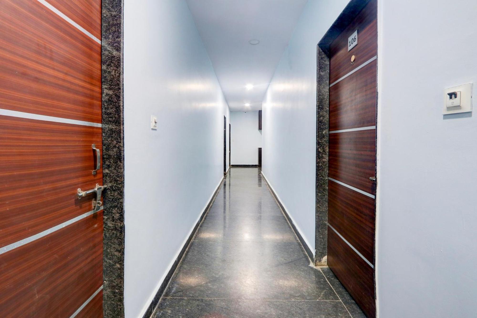 Hotel O Moon Light Nizamabad Kültér fotó