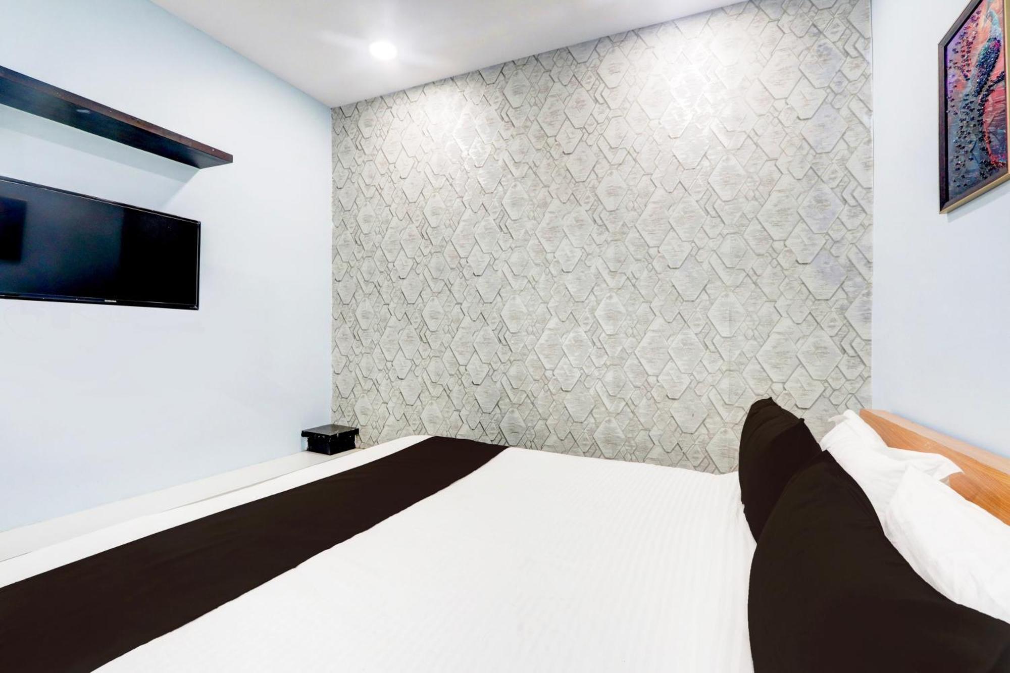 Hotel O Moon Light Nizamabad Kültér fotó
