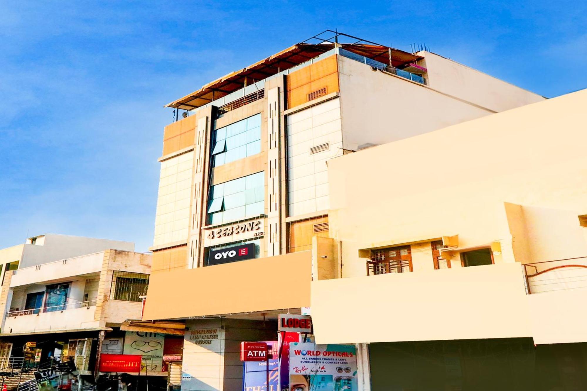 Hotel O Moon Light Nizamabad Kültér fotó